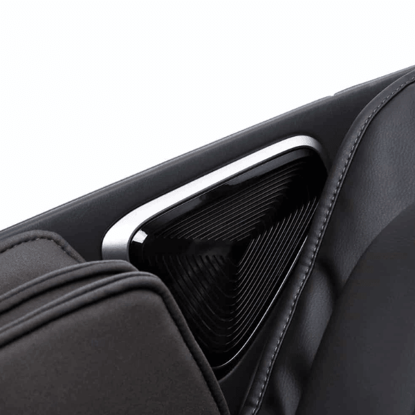 The Osaki Highpointe 4D Massage Chair comes equipped with premium Bluetooth speakers located on both sides of the headrest.