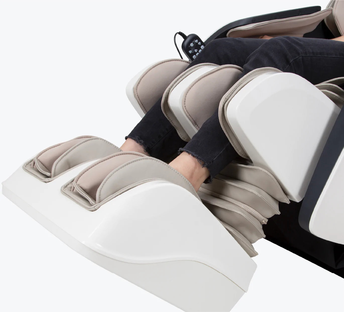 The Osaki Vista Massage Chair includes an extendable footrest that makes it easier to accommodate users of all heights.