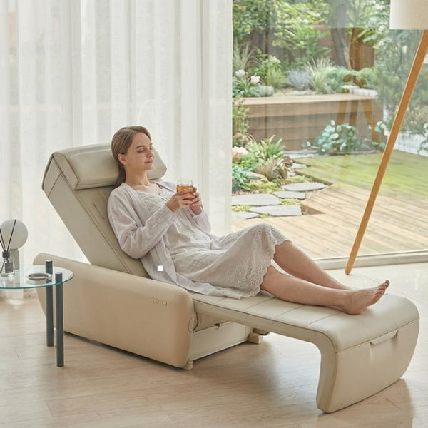 CERAGEM V9 massage bed delivering FDA-cleared spinal therapy with advanced spinal scanning and full-body massage system.