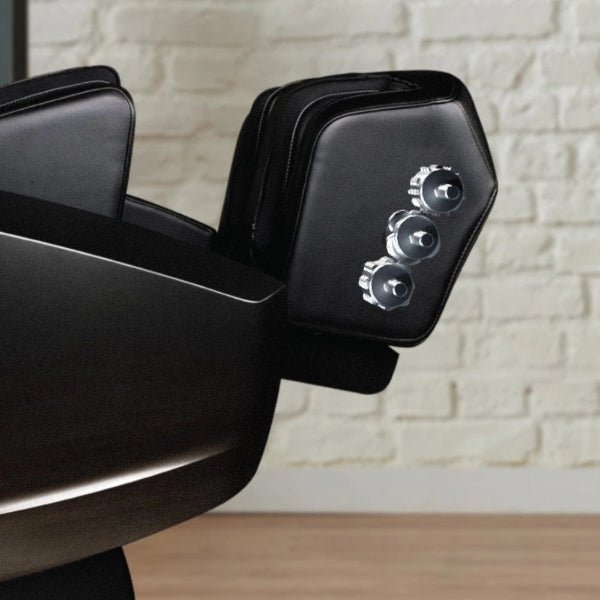 Supreme Hybrid X Patented legrest adjusting to support legs and feet.