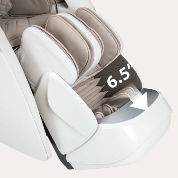 Image showcasing the automatic extendable footrest of the Osaki Duomax open box floor model massage chair, demonstrating its adjustable design that seamlessly extends to accommodate users of various heights, ensuring optimal comfort and support during massage sessions.