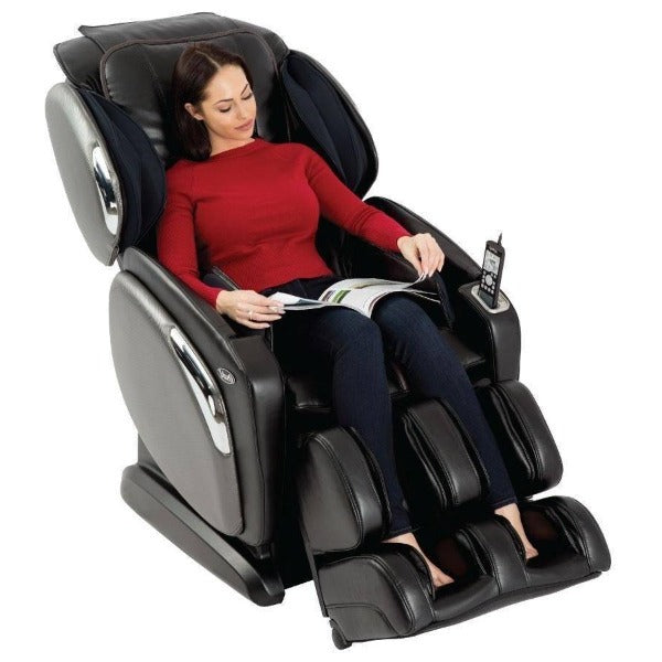 The Osaki OS-4000LS Massage Chair comes with therapeutic 2D rollers, an L-Track system, heat therapy, and zero gravity.