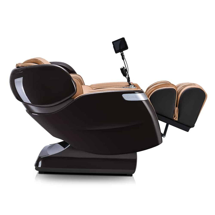 The Ogawa Master Drive AI 2.0 Massage Chair uses zero gravity recline for the ultimate spinal decompression stretch.