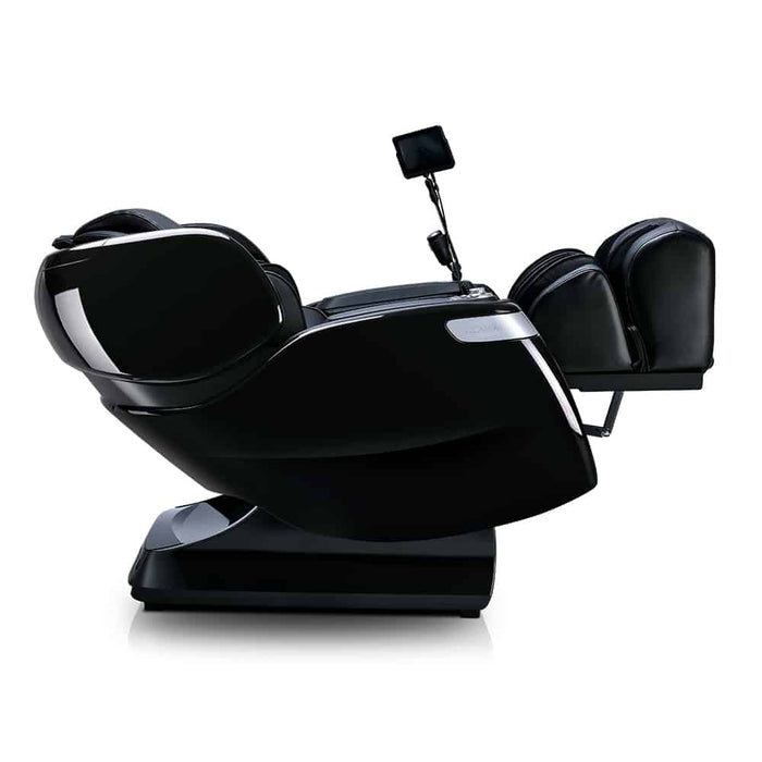 The Ogawa Master Drive AI 2.0 Massage Chair uses zero gravity to decompress your spine and give a feeling of weightlessness. 