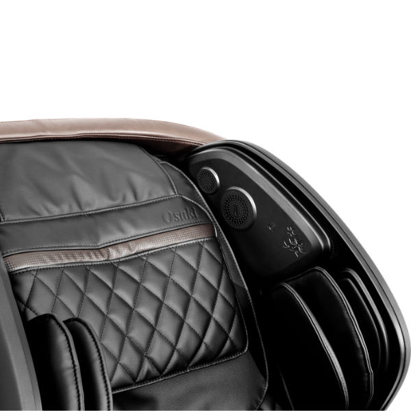 The Osaki OS-4D Pro Paragon massage chair comes with premium Bluetooth speakers built into both sides of the headrest. 
