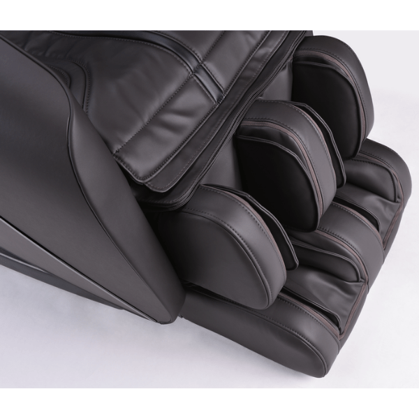 The Ogawa OG-7500 Active L 3D massage chair comes with an automatic leg ottoman to accommodate your leg length. 