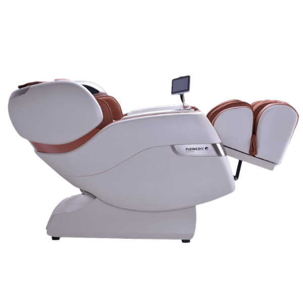 The JPMedics Kumo massage chair uses healing zero gravity recline to evenly distribute your body weight for the optimal massage position. 